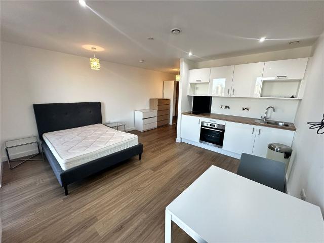 Studio for rent in Salford, Greater Manchester