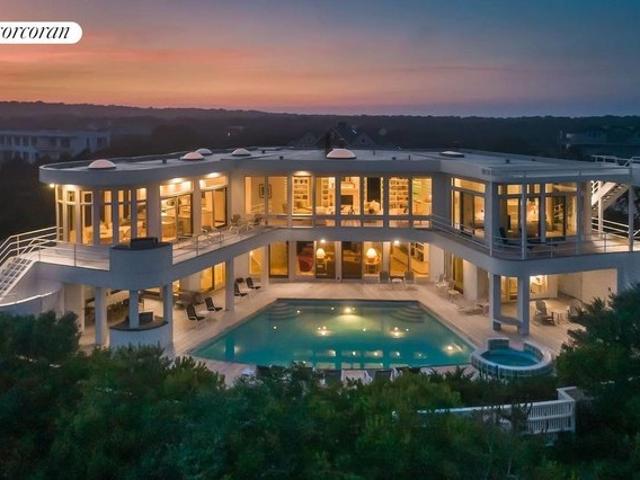 House for sale in Wainscott, New York