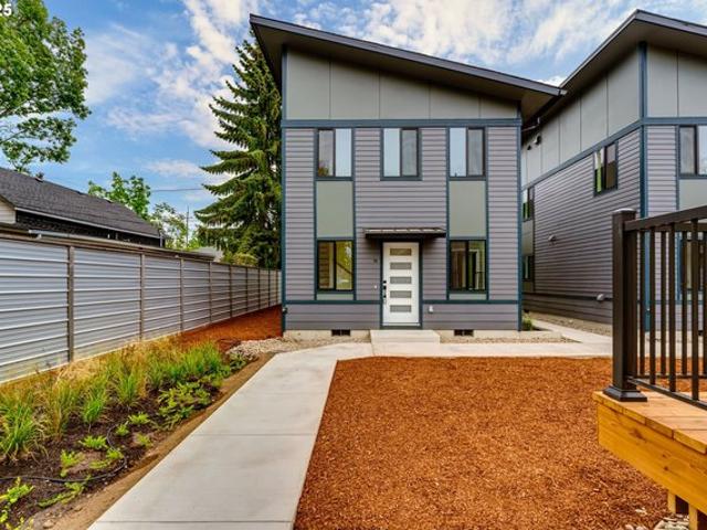 Townhouse for sale in Oregonia
