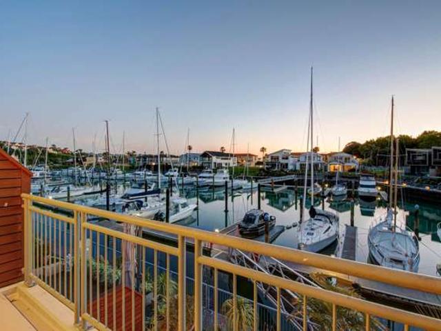 Townhouse for sale in Whangaparaoa