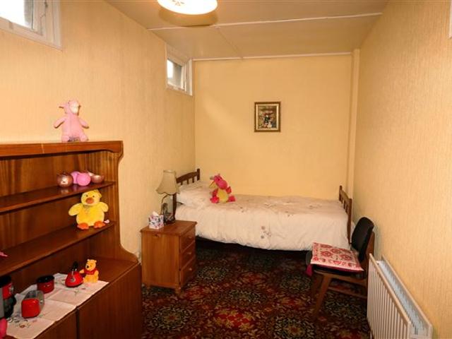 Terraced House for sale in Carrick-on-suir, South Tipperary