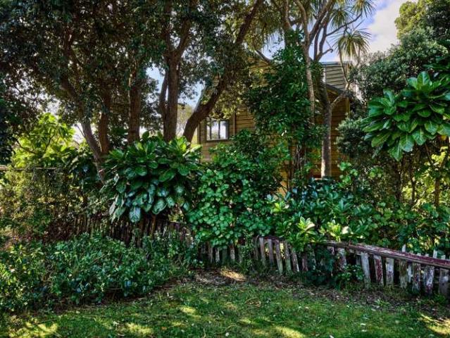 House for sale in Days Bay, Wellington