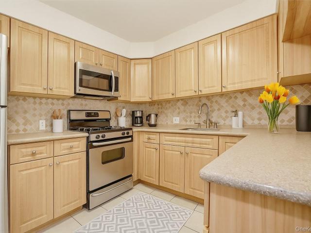 Condo for sale in Elmsford, New York