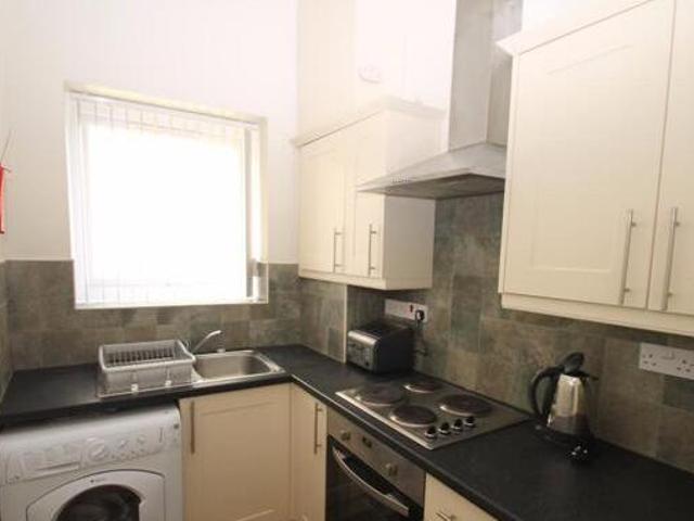 House for rent in Follaton, Strode