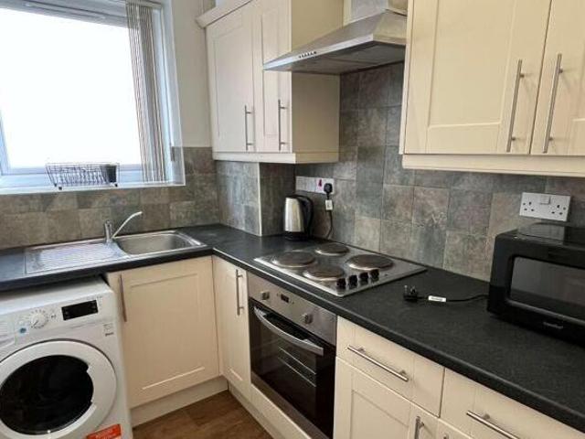 House for rent in Follaton, Strode