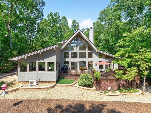 House for sale in Lake Monticello, Palmyra