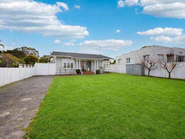 House for sale in Wairau Valley