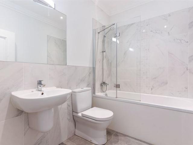 Terraced House to rent in Dublin