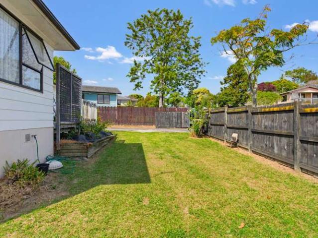 House for sale in Oratia
