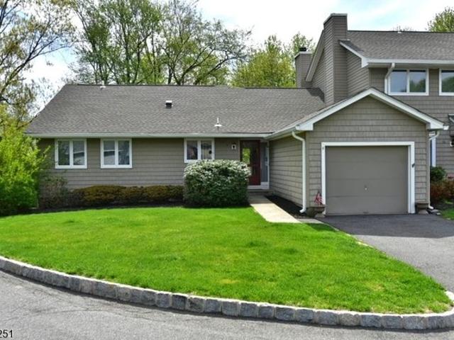 Condo for sale in Mahwah, New Jersey