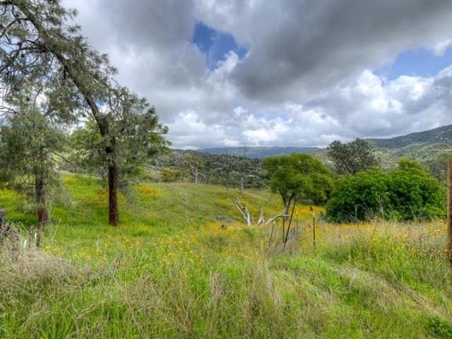 Land for sale in Prather, California