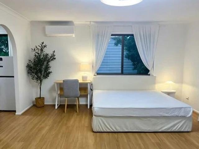 Granny Flat for rent in Toombul, Queensland