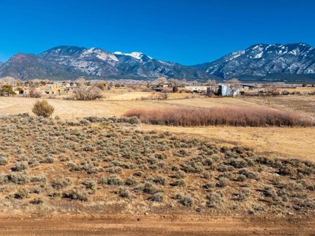 Land for sale in Arroyo Seco, New Mexico