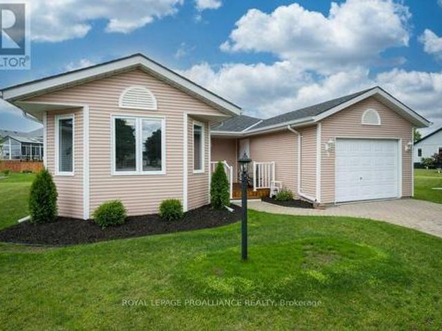 House for sale in Ontario