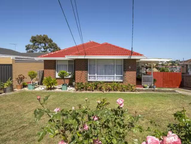 House for rent in Avondale Heights, Victoria