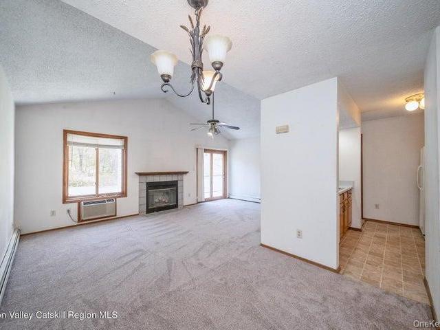 Condo for sale in Bloomington, New York