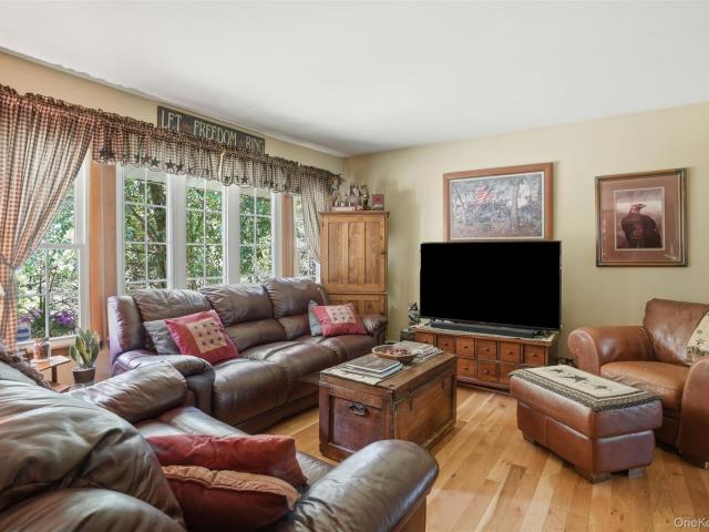 House for sale in Kerleys Corners, Town of Red Hook