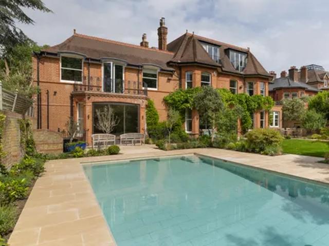 House for rent in Earlsfield, Greater London