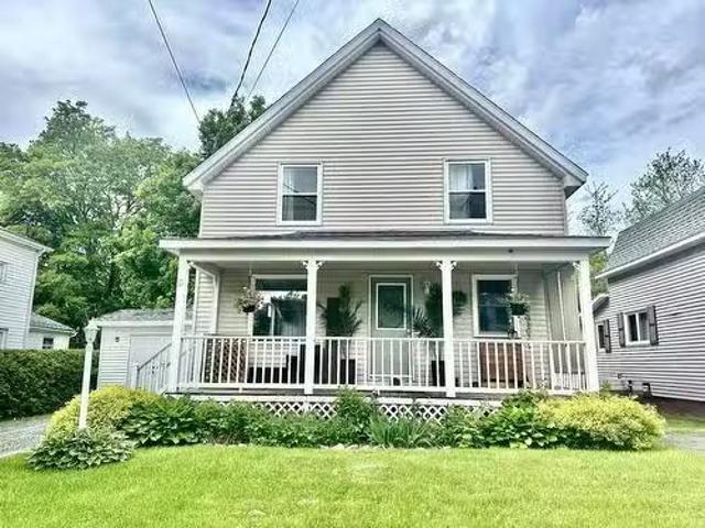 House for sale in Memphrémagog, Quebec