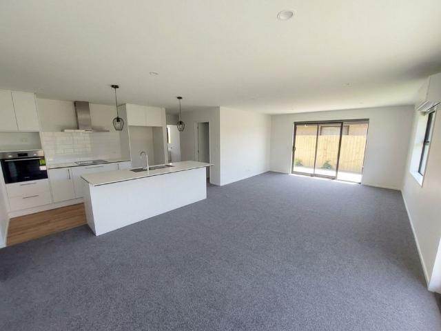 House for rent in Chaslands, Canterbury
