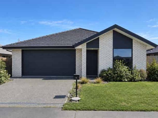 House for rent in Chaslands, Canterbury