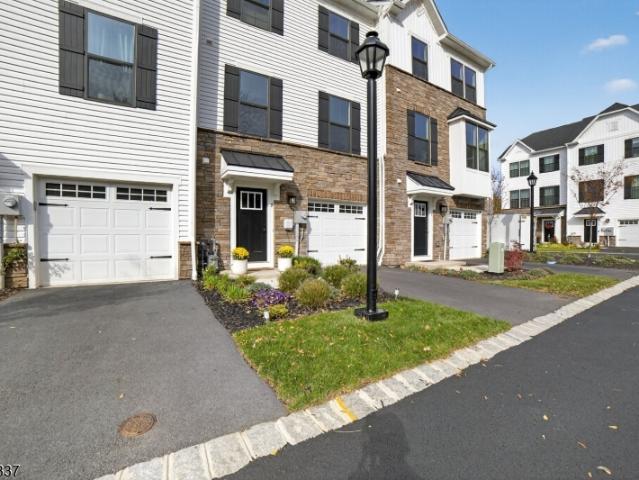 Townhouse for sale in Hackettstown, New Jersey