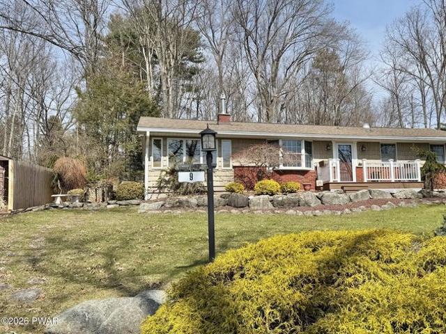 House for sale in Lakeville, Pennsylvania