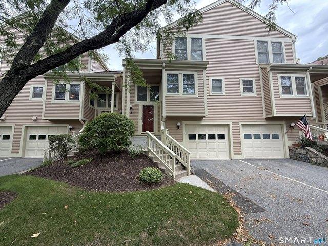 Townhouse for sale in Danbury, Connecticut