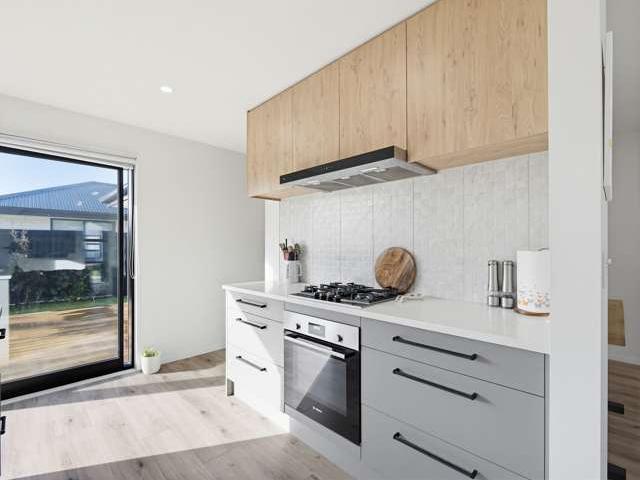 House for sale in Chaslands, Canterbury