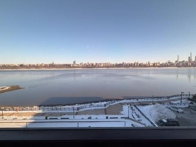 Condo for sale in Edgewater, New Jersey
