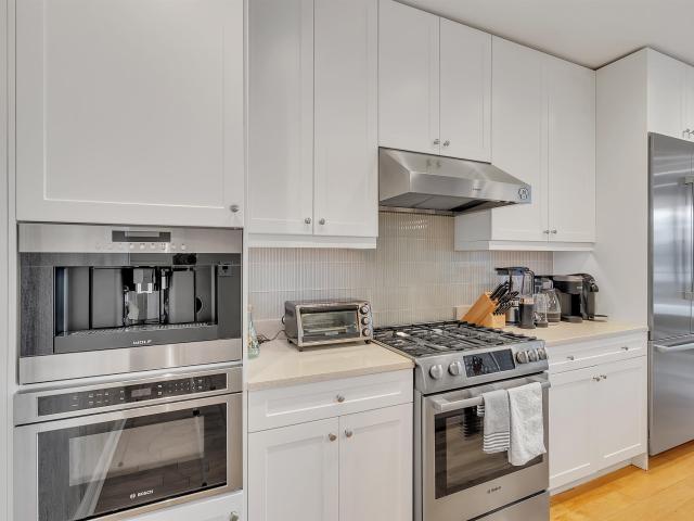 Condo for sale in Edgewater, New Jersey