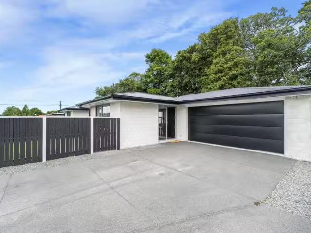 House for sale in Chaslands, Canterbury