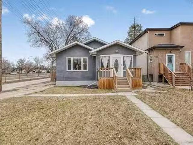 House for sale in East St. Paul, Manitoba