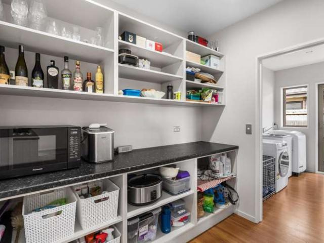 House for sale in Chaslands, Canterbury