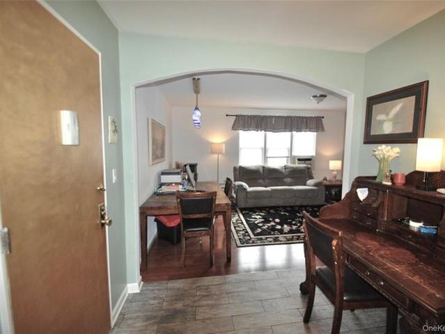House for rent in Glenwood, New York