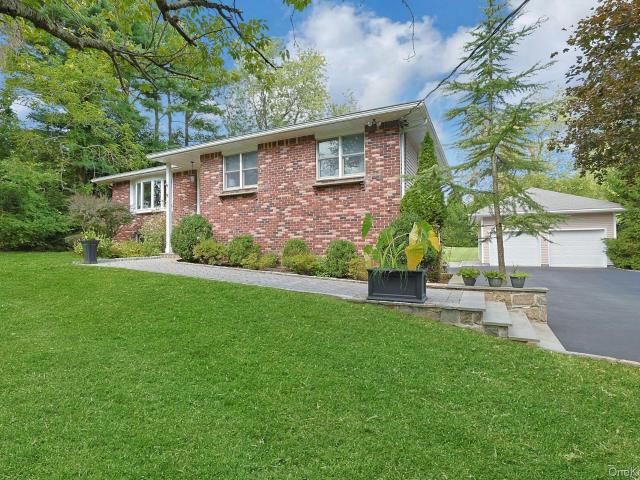 House for sale in Thornwood, New York