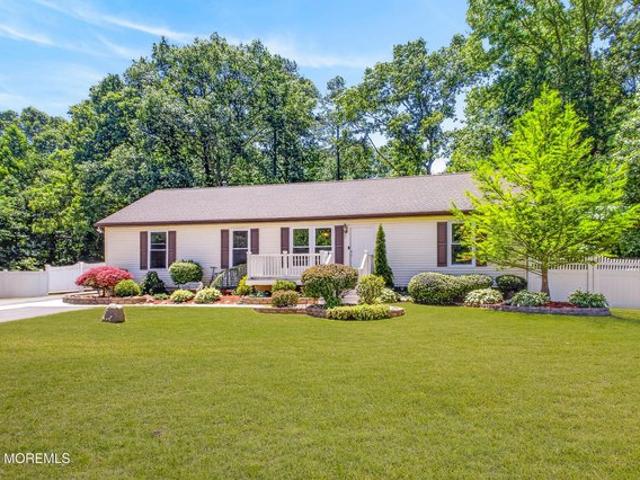 House for sale in Cream Ridge, New Jersey
