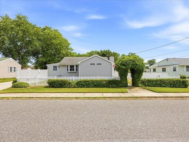 House for sale in Green Creek, New Jersey