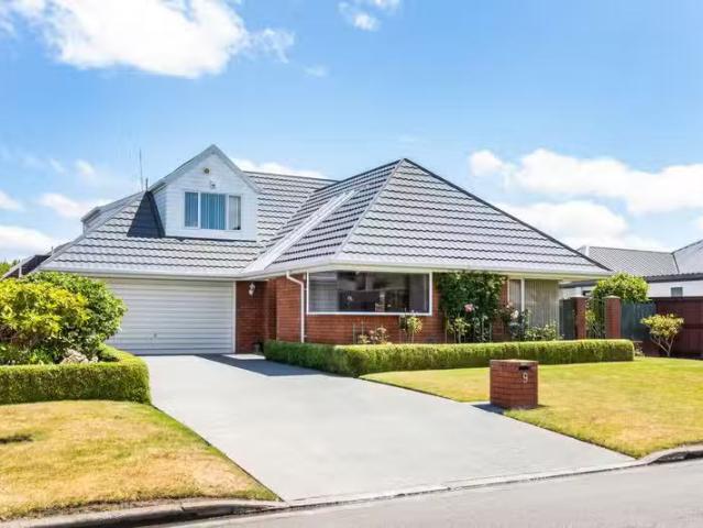 House for sale in Chaslands, Canterbury