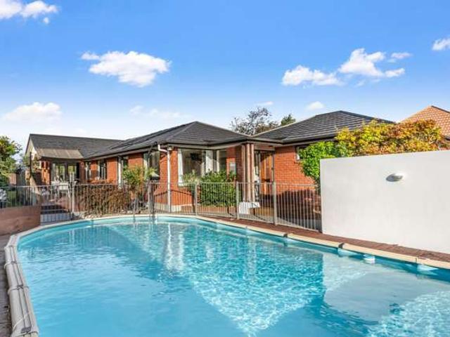 House for sale in Chaslands, Canterbury