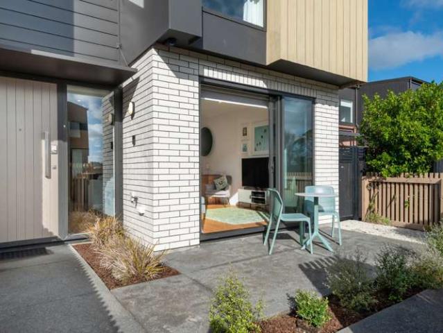 Townhouse for sale in Belmont