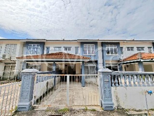 Terraced House for sale in Malaka