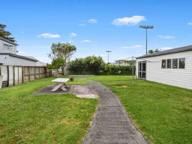 House for sale in Kelston
