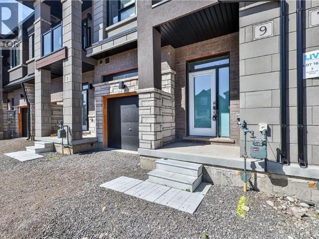 Townhouse for rent in Eagle Place, Brantford