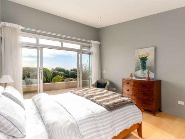 Property for sale in Chaslands, Canterbury