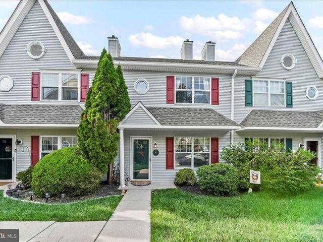 Condo for sale in Chester, Pennsylvania