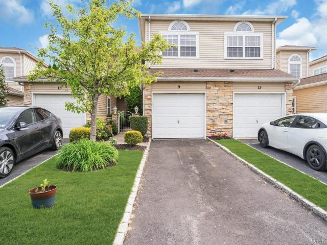 Condo for sale in Bohemia, New York