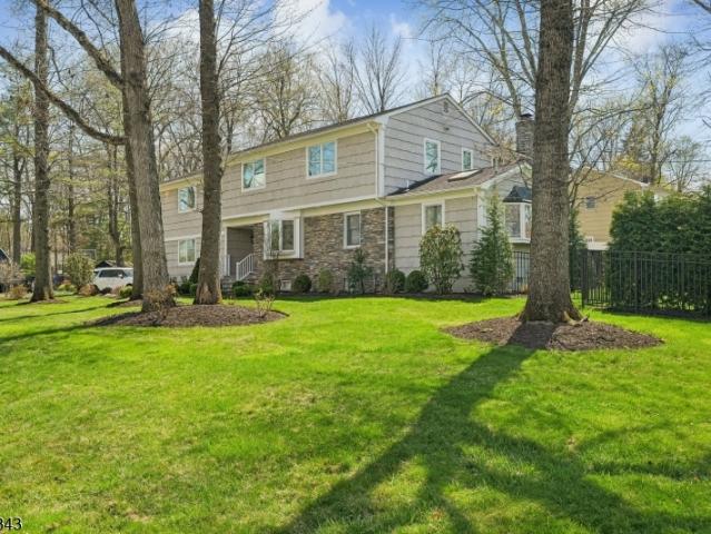 House for sale in Roseland, New Jersey