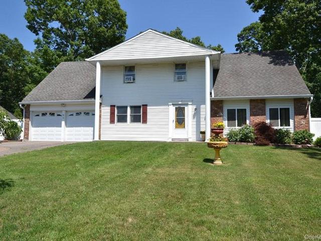 House for sale in Centereach, New York