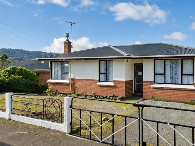 House for rent in Otakou